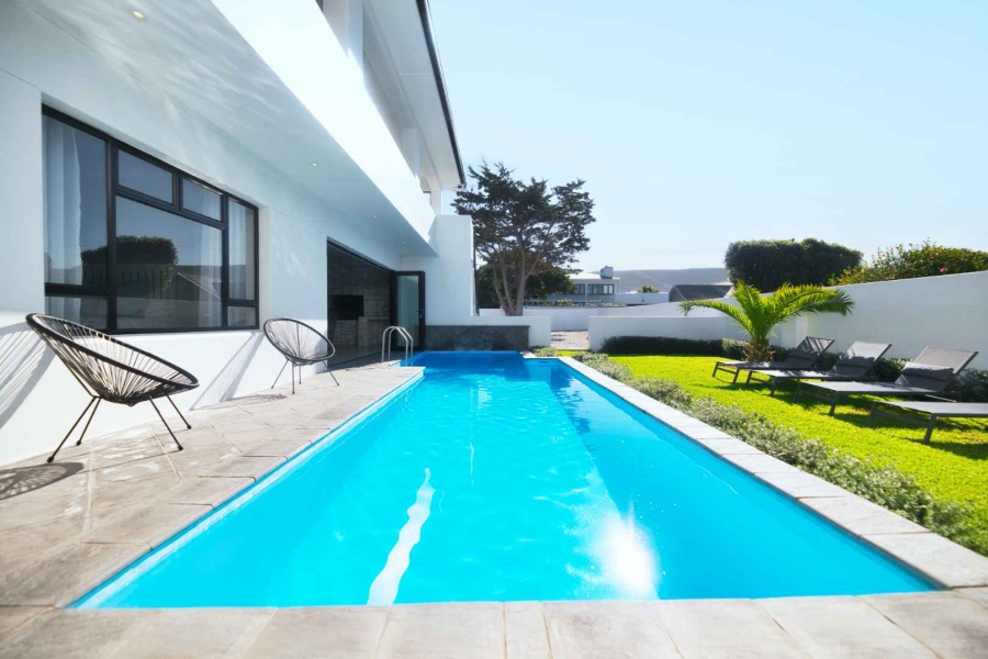 9 Bedroom Property for Sale in Westcliff Western Cape